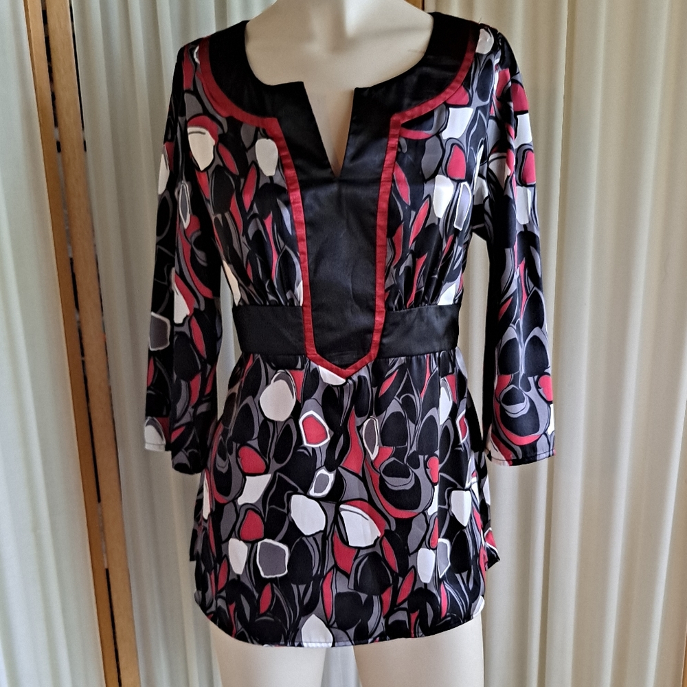 AGB black, red, and white tunic blouse, small
